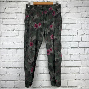 Anthropologie Cloth & Stone Camo Floral Joggers Women's Size Medium Drawstring